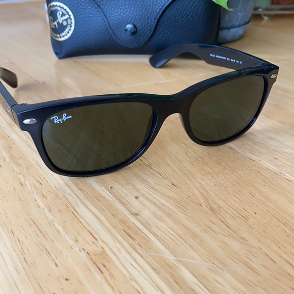 Ray-Ban Wayfarer Sunglasses (men’s) - Picture 3 of 5